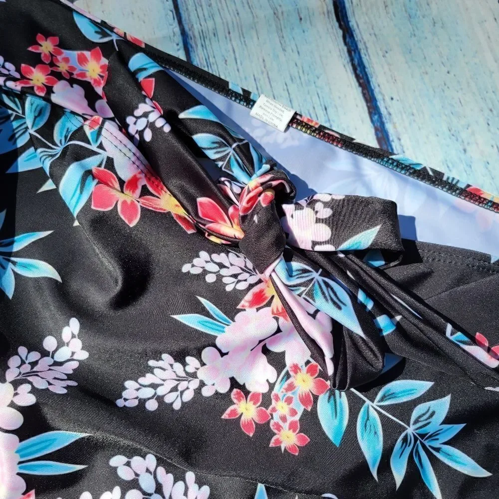 Women's Black Red Botanical Print Swimsuit Bottoms Size 2XL